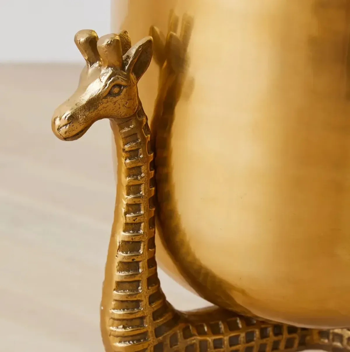 Nikki Chu - Giraffe Planter