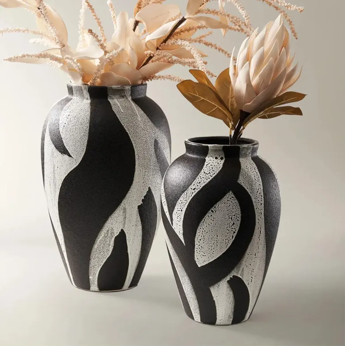 Montae Vase
