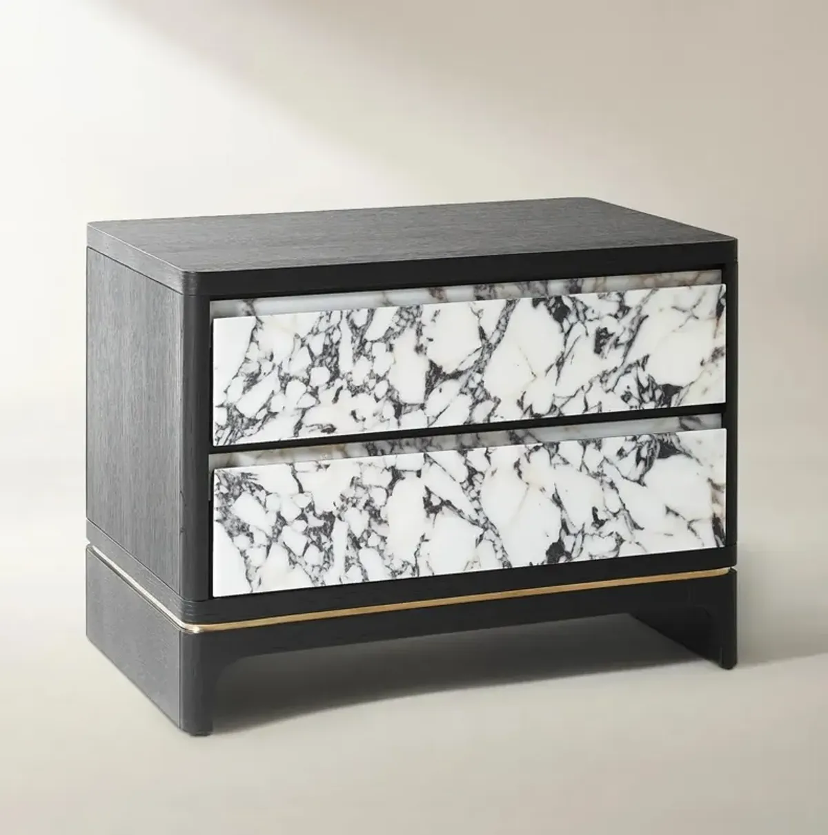 Vanta Nightstand