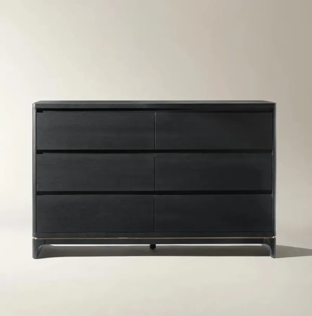 Vanta Wide Dresser