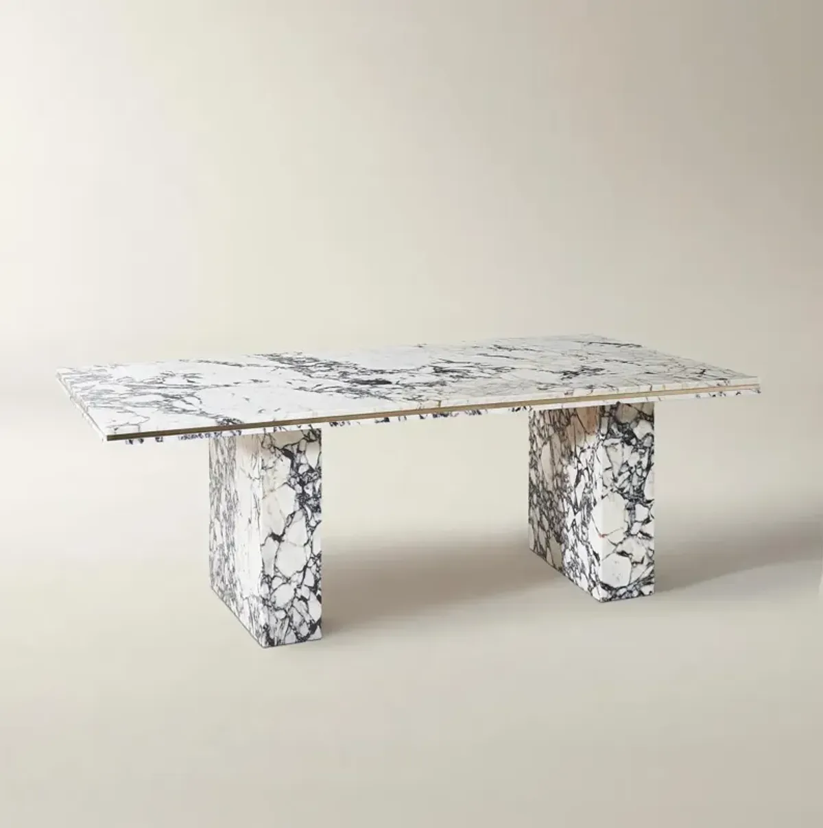 Vanta Dining Table