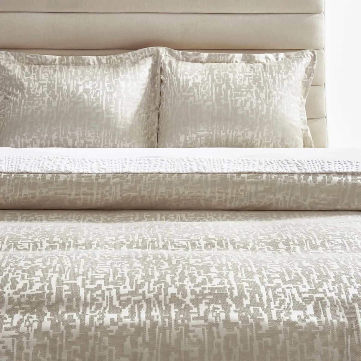 Podva Embroidered Bedding Set - Pearl/Ivory