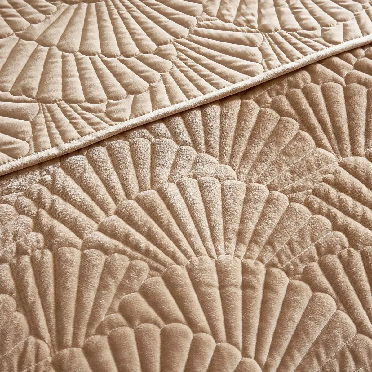 Fan Velvet Quilt Set - Muted Coral