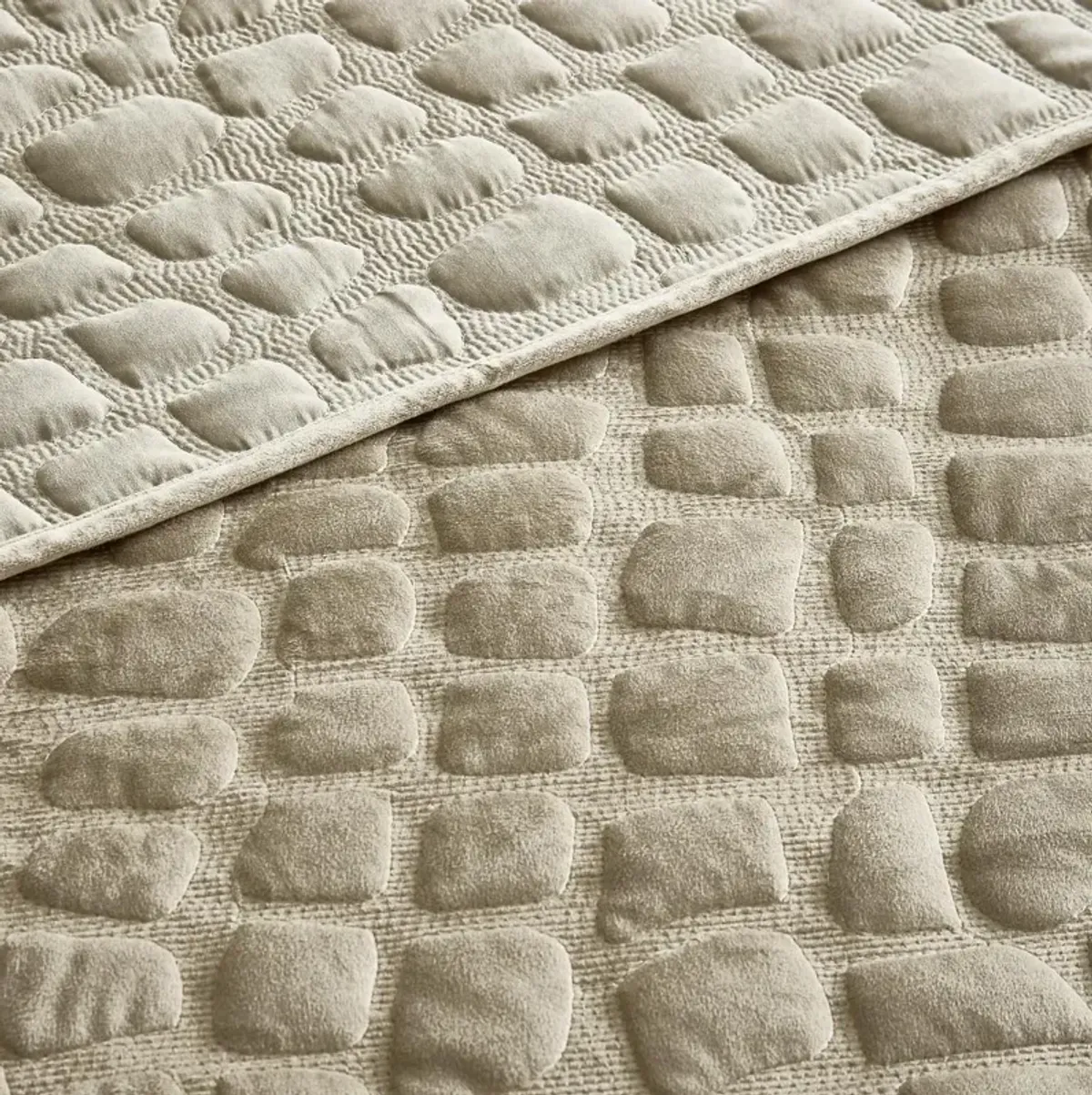 Valen Velvet Quilt Set - Sand
