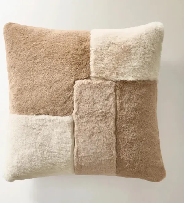 Peliz Patchwork Fur Pillow 22" - Ivory/Tan