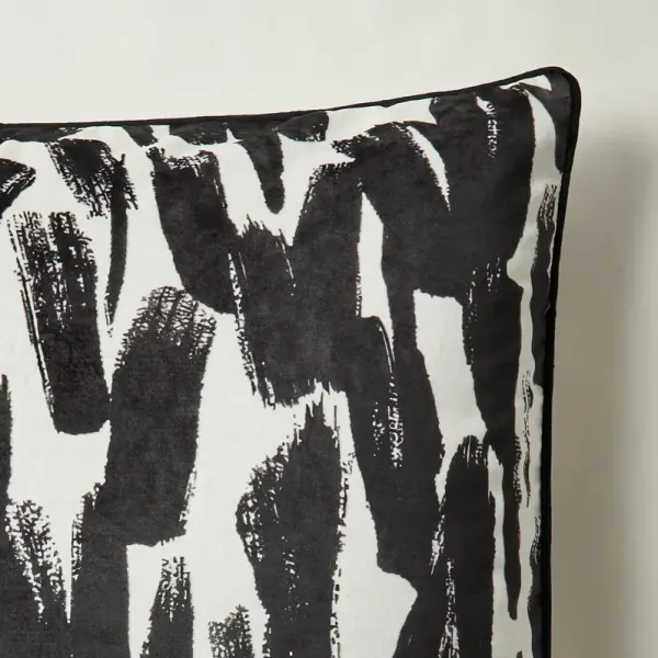 Adelaide Pillow 26" - Black