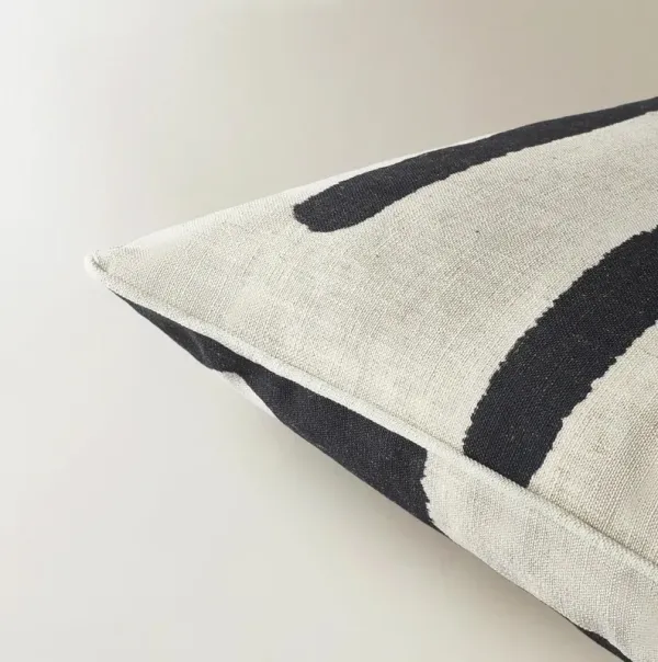 Rian Dual Side Pillow 22"