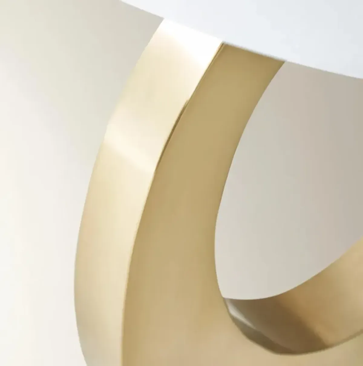 Loop Metal Table Lamp