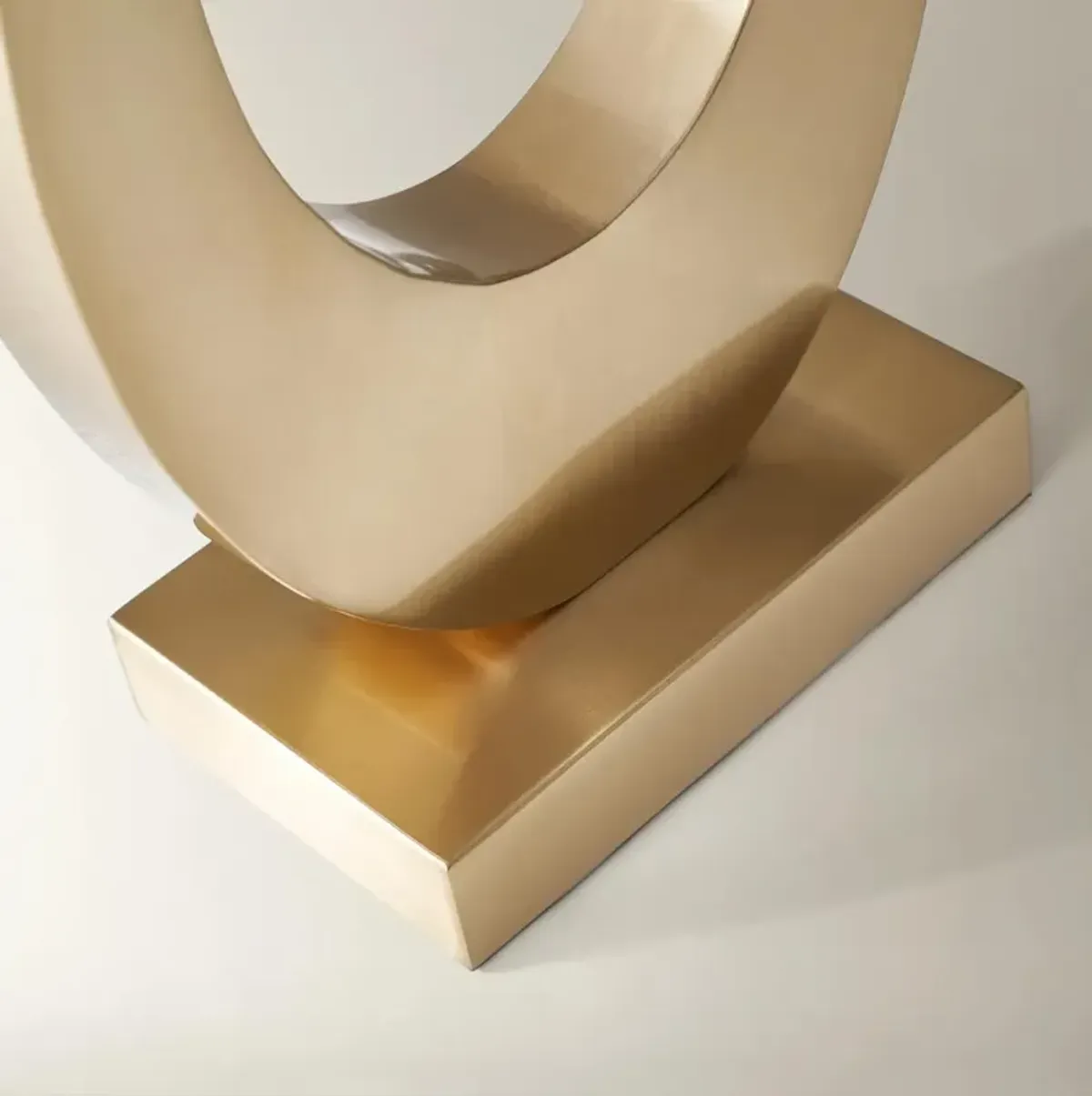 Loop Metal Table Lamp