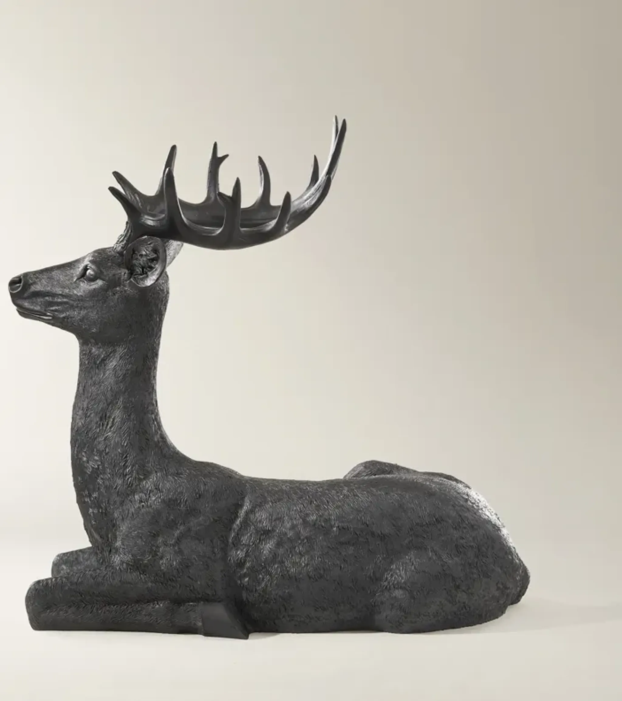 Majestic Deer Black - 22